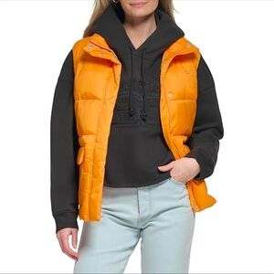 Levi's Women's Puffer Vest- Apricot- Small *NWT*